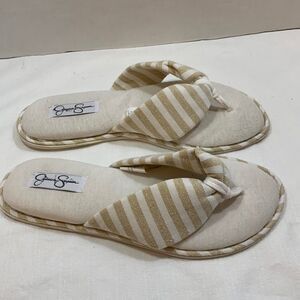 Jessica Simpson XL (9-10) house slippers